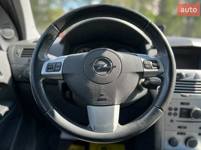 Червоний Опель Астра, об'ємом двигуна 1.6 л та пробігом 127 тис. км за 8200 $, фото 12 на Automoto.ua