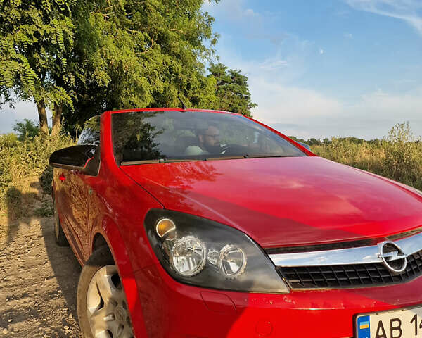 Красный Опель Астра, объемом двигателя 1.8 л и пробегом 189 тыс. км за 4000 $, фото 1 на Automoto.ua