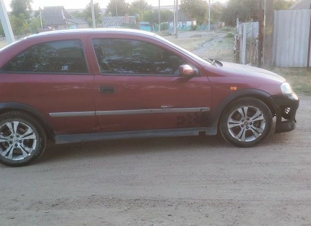 Красный Опель Астра, объемом двигателя 1.8 л и пробегом 150 тыс. км за 1201 $, фото 4 на Automoto.ua