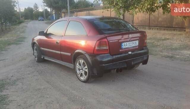 Красный Опель Астра, объемом двигателя 1.8 л и пробегом 150 тыс. км за 1201 $, фото 1 на Automoto.ua