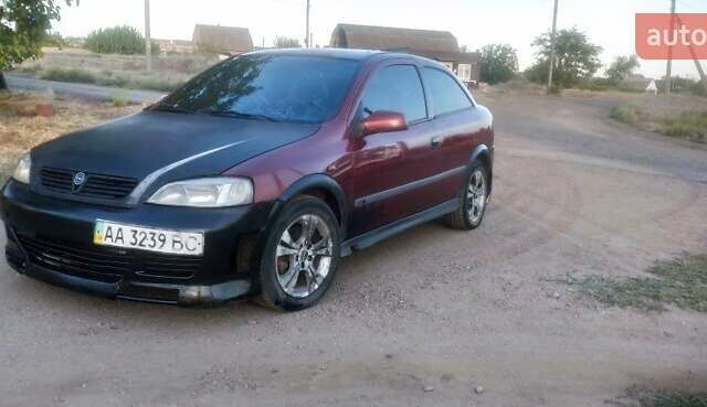 Красный Опель Астра, объемом двигателя 1.8 л и пробегом 150 тыс. км за 1201 $, фото 6 на Automoto.ua