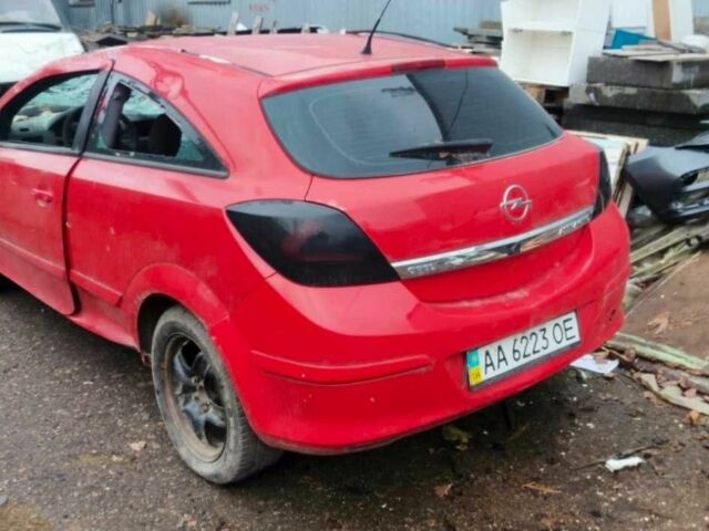 Красный Опель Астра, объемом двигателя 1.8 л и пробегом 215 тыс. км за 1950 $, фото 4 на Automoto.ua