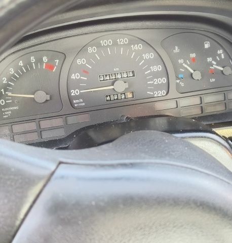 Червоний Опель Астра, об'ємом двигуна 1.8 л та пробігом 340 тис. км за 1000 $, фото 5 на Automoto.ua