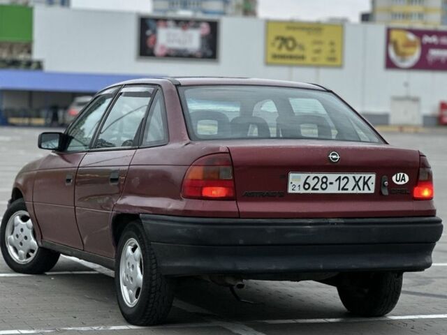Красный Опель Астра, объемом двигателя 1.6 л и пробегом 400 тыс. км за 1299 $, фото 4 на Automoto.ua