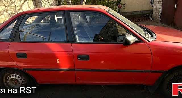 Червоний Опель Астра, об'ємом двигуна 1.4 л та пробігом 230 тис. км за 1000 $, фото 2 на Automoto.ua