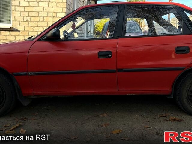 Червоний Опель Астра, об'ємом двигуна 1.4 л та пробігом 230 тис. км за 1000 $, фото 1 на Automoto.ua