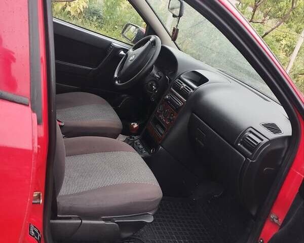 Красный Опель Астра, объемом двигателя 1.8 л и пробегом 250 тыс. км за 3400 $, фото 8 на Automoto.ua
