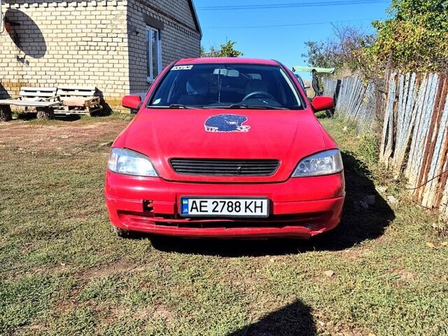 Красный Опель Астра, объемом двигателя 1.8 л и пробегом 170 тыс. км за 2280 $, фото 5 на Automoto.ua