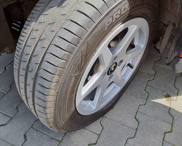 Красный Опель Астра, объемом двигателя 1.6 л и пробегом 224 тыс. км за 4500 $, фото 10 на Automoto.ua