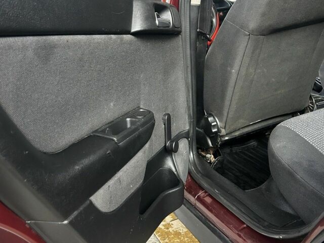 Червоний Опель Астра, об'ємом двигуна 1.4 л та пробігом 300 тис. км за 2600 $, фото 6 на Automoto.ua