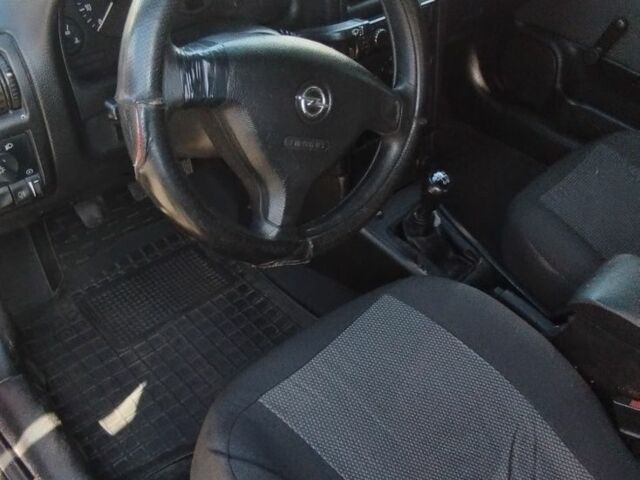 Опель Астра 2006 в Вышгороде на Automoto.ua Красный Опель Астра, объемом двигателя 0 л и пробегом 297 тыс. км за 2300 $, фото 5 на Automoto.ua