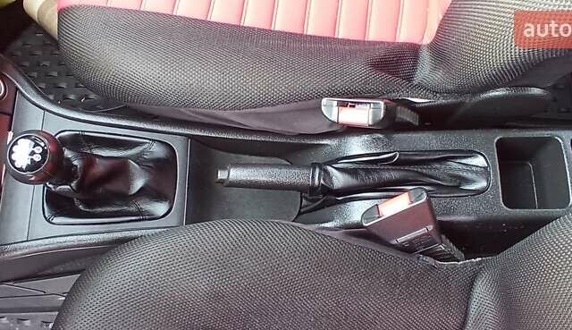 Червоний Опель Астра, об'ємом двигуна 1.4 л та пробігом 207 тис. км за 2500 $, фото 8 на Automoto.ua