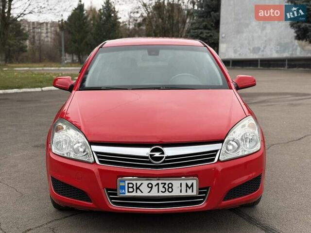 Красный Опель Астра, объемом двигателя 1.8 л и пробегом 215 тыс. км за 4950 $, фото 12 на Automoto.ua