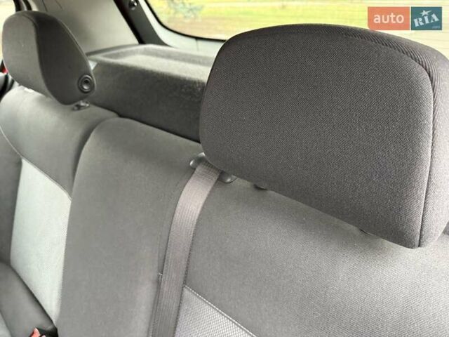 Красный Опель Астра, объемом двигателя 1.8 л и пробегом 215 тыс. км за 4950 $, фото 48 на Automoto.ua