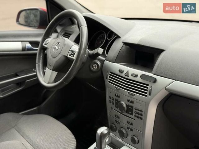 Красный Опель Астра, объемом двигателя 1.8 л и пробегом 215 тыс. км за 4950 $, фото 44 на Automoto.ua