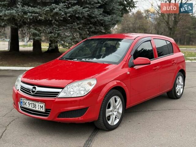 Красный Опель Астра, объемом двигателя 1.8 л и пробегом 215 тыс. км за 4950 $, фото 2 на Automoto.ua