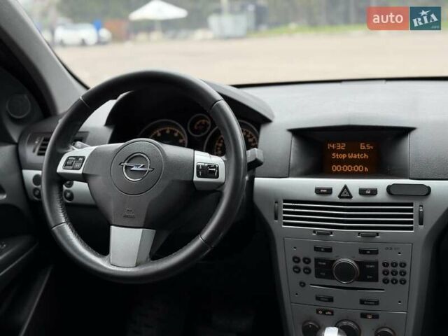 Красный Опель Астра, объемом двигателя 1.8 л и пробегом 215 тыс. км за 4950 $, фото 58 на Automoto.ua