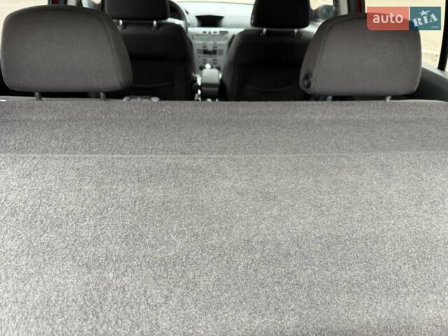 Красный Опель Астра, объемом двигателя 1.8 л и пробегом 215 тыс. км за 4950 $, фото 30 на Automoto.ua