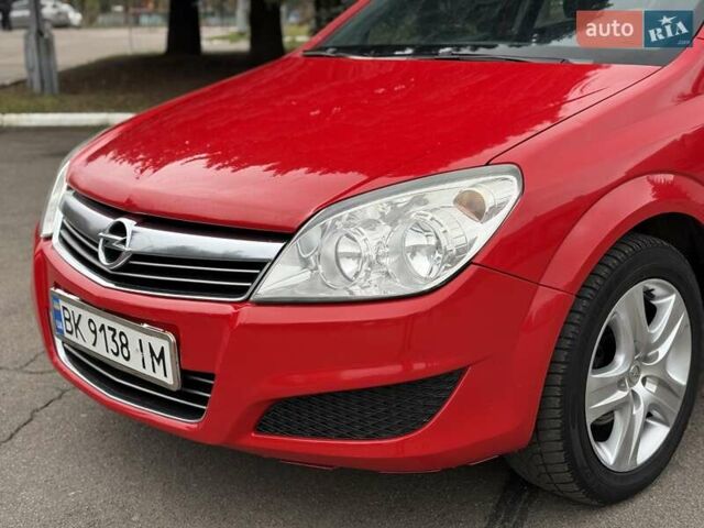 Красный Опель Астра, объемом двигателя 1.8 л и пробегом 215 тыс. км за 4950 $, фото 6 на Automoto.ua