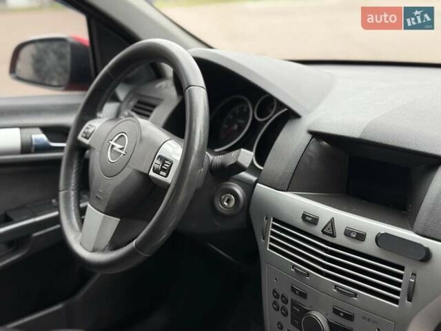 Красный Опель Астра, объемом двигателя 1.8 л и пробегом 215 тыс. км за 4950 $, фото 45 на Automoto.ua