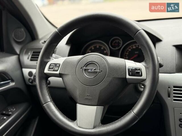 Красный Опель Астра, объемом двигателя 1.8 л и пробегом 215 тыс. км за 4950 $, фото 59 на Automoto.ua