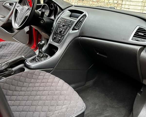 Червоний Опель Астра, об'ємом двигуна 1.6 л та пробігом 230 тис. км за 8700 $, фото 12 на Automoto.ua
