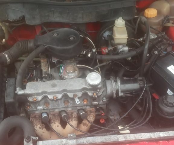 Красный Опель Астра, объемом двигателя 1.6 л и пробегом 400 тыс. км за 650 $, фото 4 на Automoto.ua