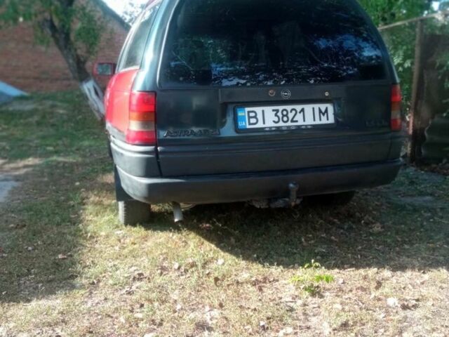 Красный Опель Астра, объемом двигателя 1.6 л и пробегом 300 тыс. км за 1000 $, фото 2 на Automoto.ua