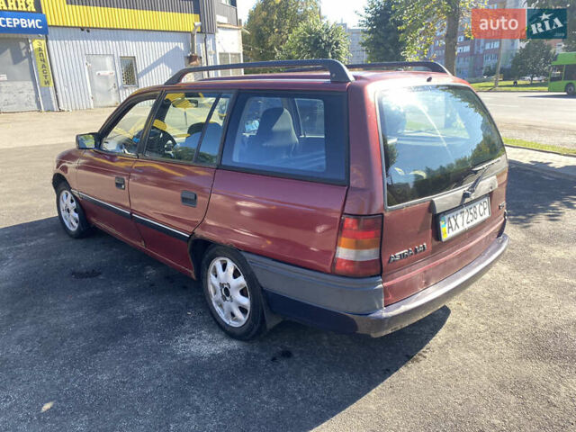 Красный Опель Астра, объемом двигателя 1.6 л и пробегом 350 тыс. км за 1700 $, фото 14 на Automoto.ua