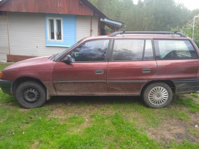Червоний Опель Астра, об'ємом двигуна 1.6 л та пробігом 260 тис. км за 1100 $, фото 1 на Automoto.ua