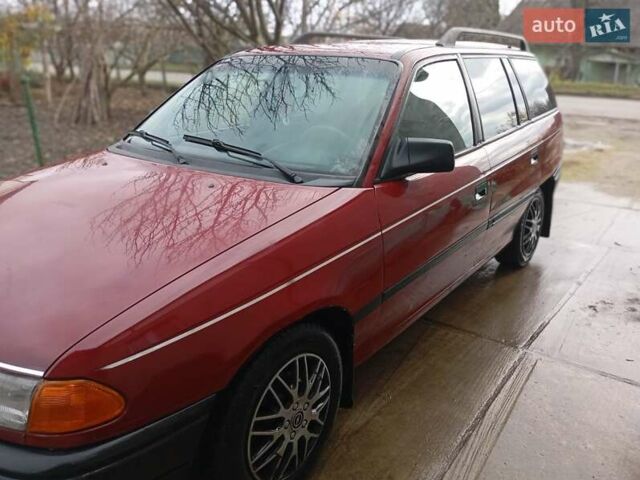 Красный Опель Астра, объемом двигателя 1.8 л и пробегом 430 тыс. км за 1750 $, фото 1 на Automoto.ua