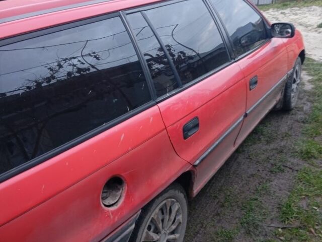 Красный Опель Астра, объемом двигателя 1.6 л и пробегом 310 тыс. км за 1250 $, фото 4 на Automoto.ua