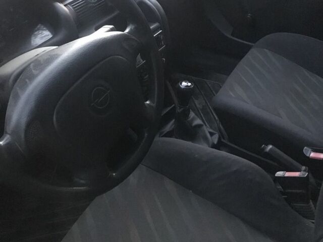 Красный Опель Астра, объемом двигателя 1.6 л и пробегом 30 тыс. км за 1800 $, фото 3 на Automoto.ua