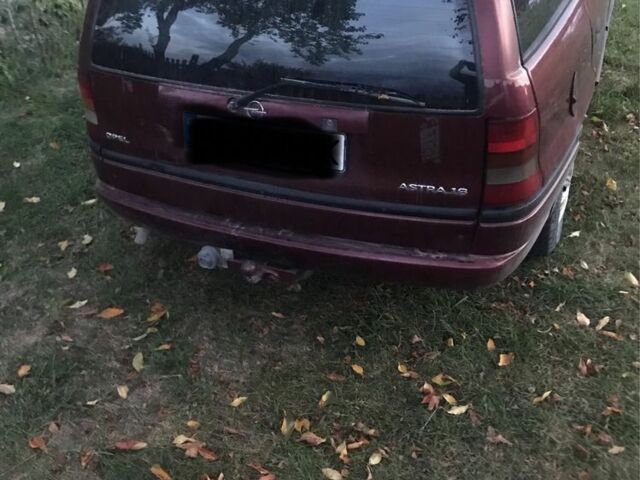 Красный Опель Астра, объемом двигателя 1.6 л и пробегом 30 тыс. км за 1800 $, фото 1 на Automoto.ua