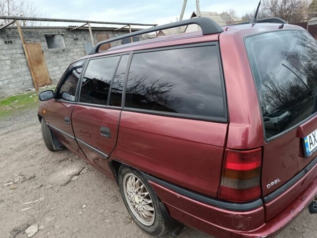 Красный Опель Астра, объемом двигателя 1.6 л и пробегом 400 тыс. км за 2000 $, фото 2 на Automoto.ua