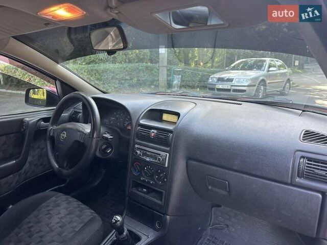 Красный Опель Астра, объемом двигателя 1.6 л и пробегом 250 тыс. км за 2700 $, фото 22 на Automoto.ua