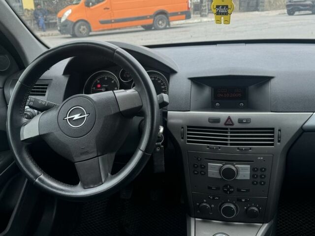 Красный Опель Астра, объемом двигателя 1.9 л и пробегом 347 тыс. км за 4000 $, фото 19 на Automoto.ua