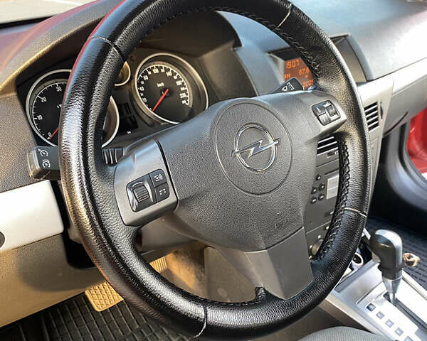 Красный Опель Астра, объемом двигателя 1.9 л и пробегом 295 тыс. км за 6000 $, фото 17 на Automoto.ua
