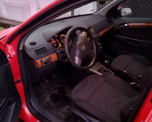 Червоний Опель Астра, об'ємом двигуна 1.69 л та пробігом 320 тис. км за 3000 $, фото 6 на Automoto.ua