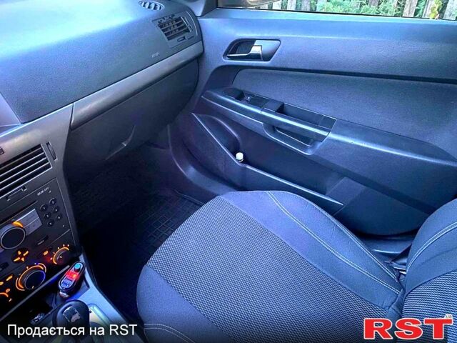 Красный Опель Астра, объемом двигателя 1.6 л и пробегом 0 тыс. км за 5000 $, фото 6 на Automoto.ua