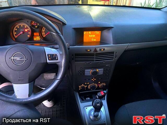 Красный Опель Астра, объемом двигателя 1.6 л и пробегом 0 тыс. км за 5000 $, фото 4 на Automoto.ua