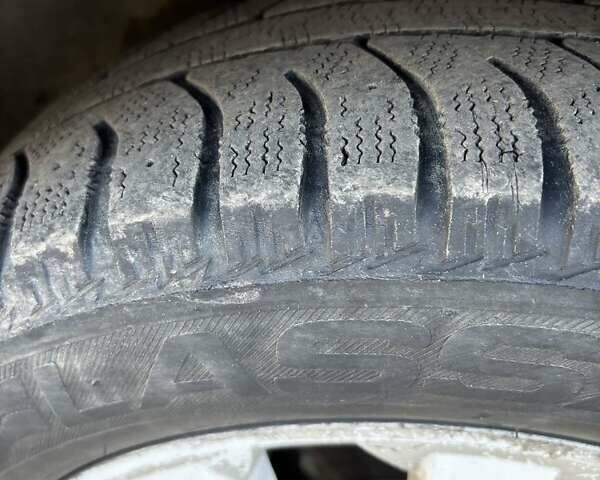 Красный Опель Астра, объемом двигателя 1.6 л и пробегом 340 тыс. км за 4400 $, фото 3 на Automoto.ua