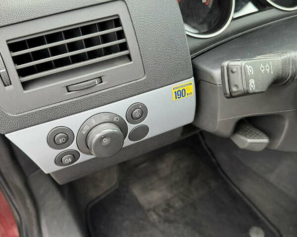 Красный Опель Астра, объемом двигателя 1.8 л и пробегом 204 тыс. км за 4750 $, фото 9 на Automoto.ua