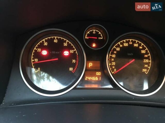 Красный Опель Астра, объемом двигателя 1.8 л и пробегом 244 тыс. км за 5300 $, фото 10 на Automoto.ua