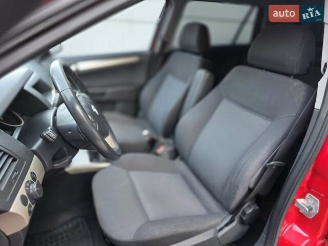 Красный Опель Астра, объемом двигателя 1.6 л и пробегом 298 тыс. км за 5200 $, фото 17 на Automoto.ua
