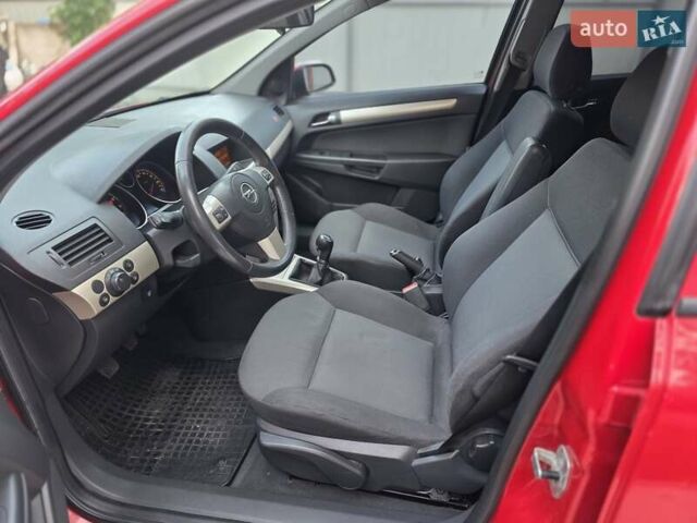 Красный Опель Астра, объемом двигателя 1.6 л и пробегом 298 тыс. км за 5200 $, фото 14 на Automoto.ua