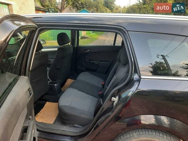 Красный Опель Астра, объемом двигателя 1.6 л и пробегом 240 тыс. км за 5200 $, фото 2 на Automoto.ua