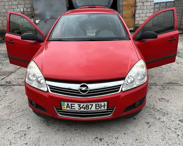 Красный Опель Астра, объемом двигателя 1.3 л и пробегом 539 тыс. км за 4000 $, фото 10 на Automoto.ua
