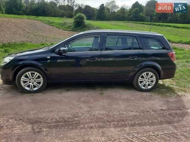 Красный Опель Астра, объемом двигателя 1.6 л и пробегом 240 тыс. км за 5200 $, фото 9 на Automoto.ua