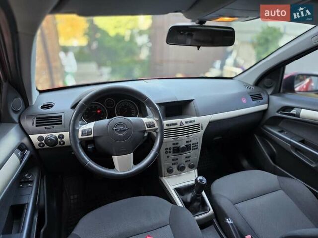 Красный Опель Астра, объемом двигателя 1.6 л и пробегом 298 тыс. км за 5200 $, фото 23 на Automoto.ua